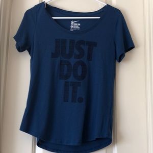 Nike top